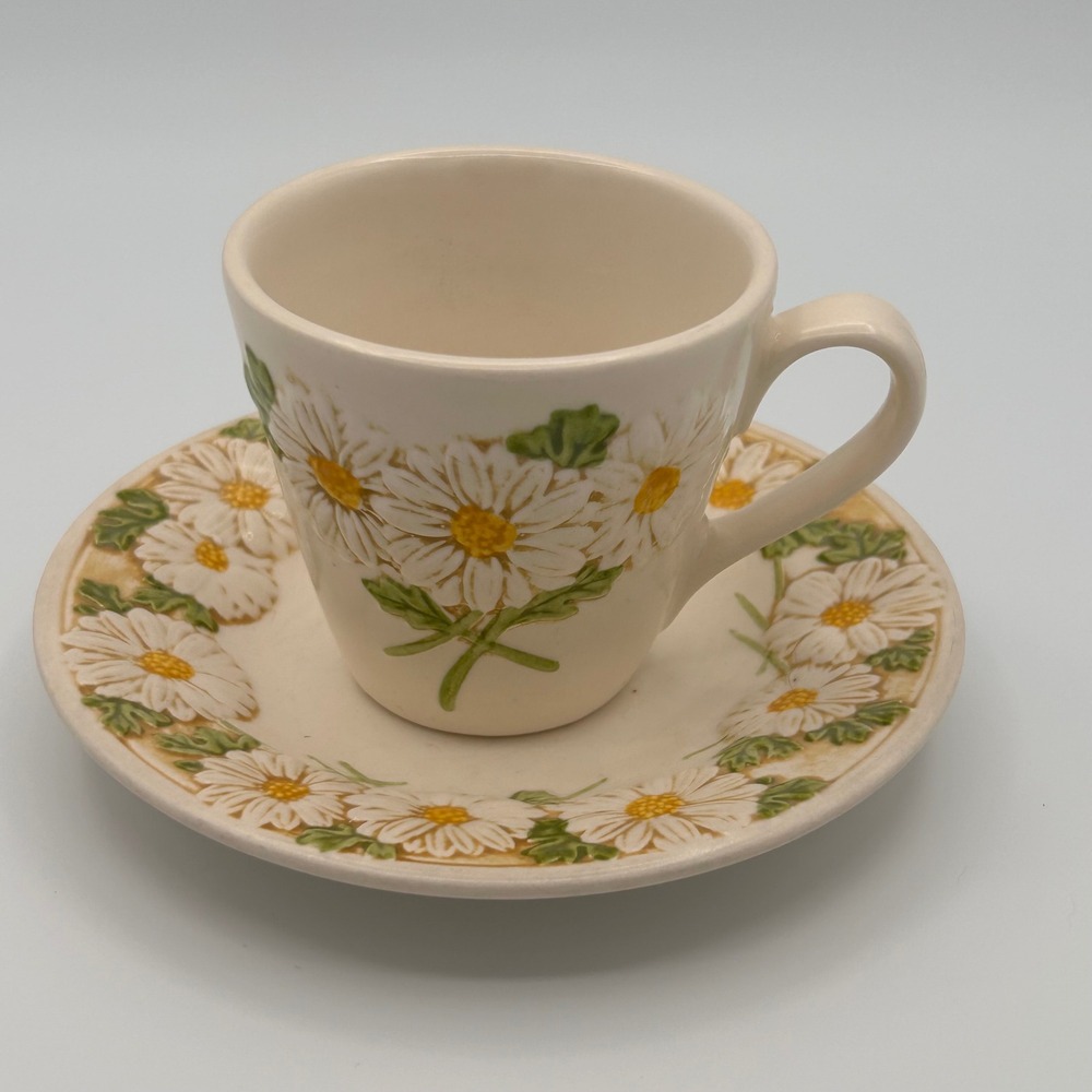 Metlox Poppytrail Daisy Tea Cup Saucer Set Cream Cottagecore Floral Vintage - Picture 2 of 10
